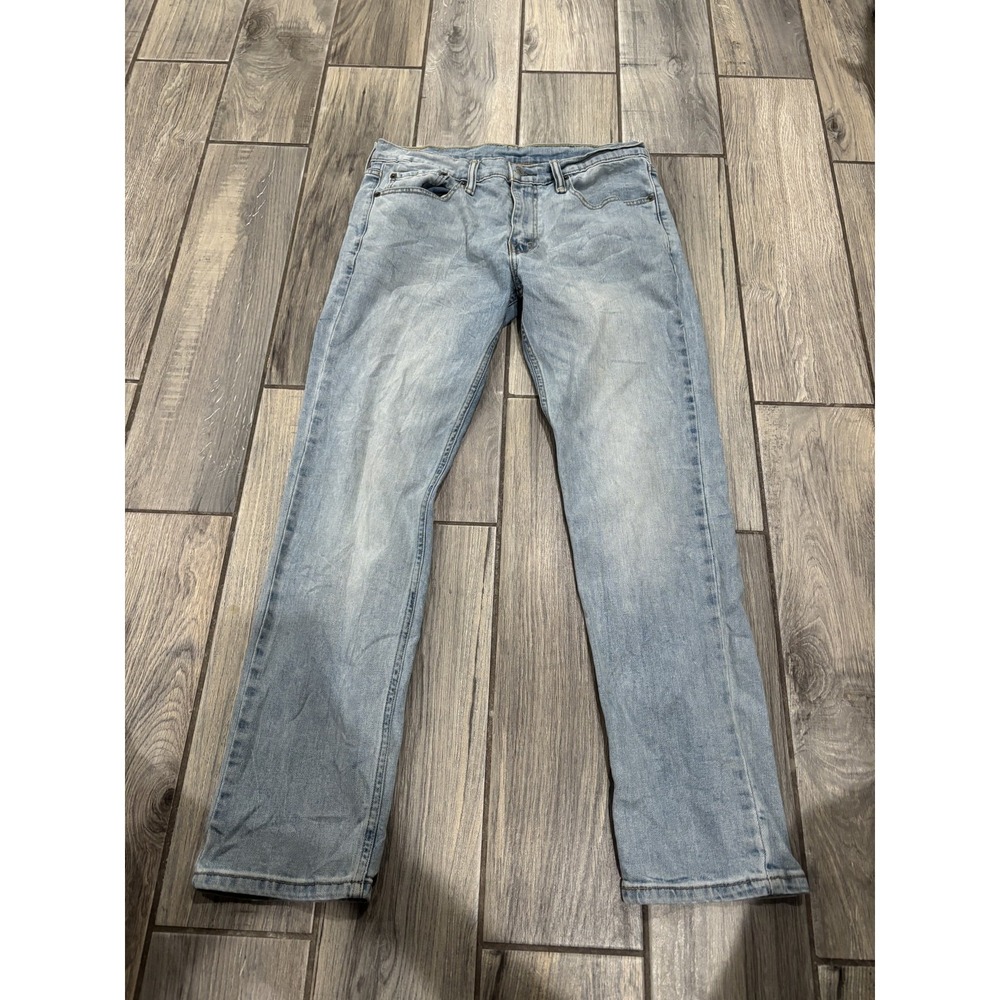 Levi's Men's W32‎ L30 Light Wash Button Fly Straight Leg Denim Jeans